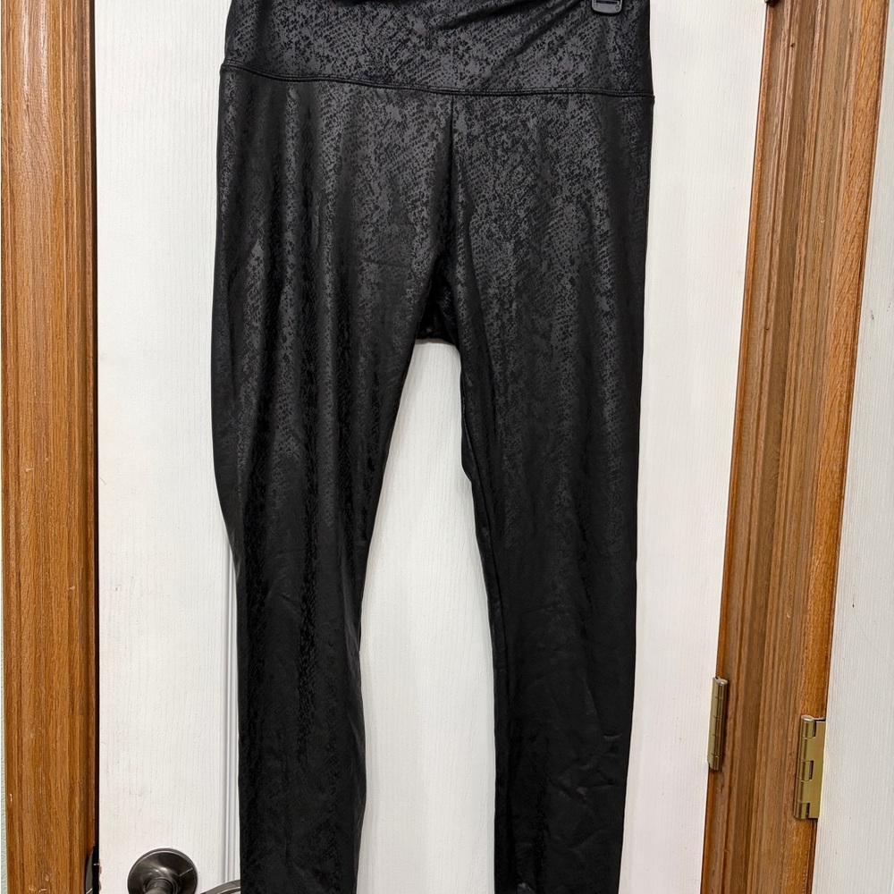 Simply Vera Vera Wang Black Textured Leggings